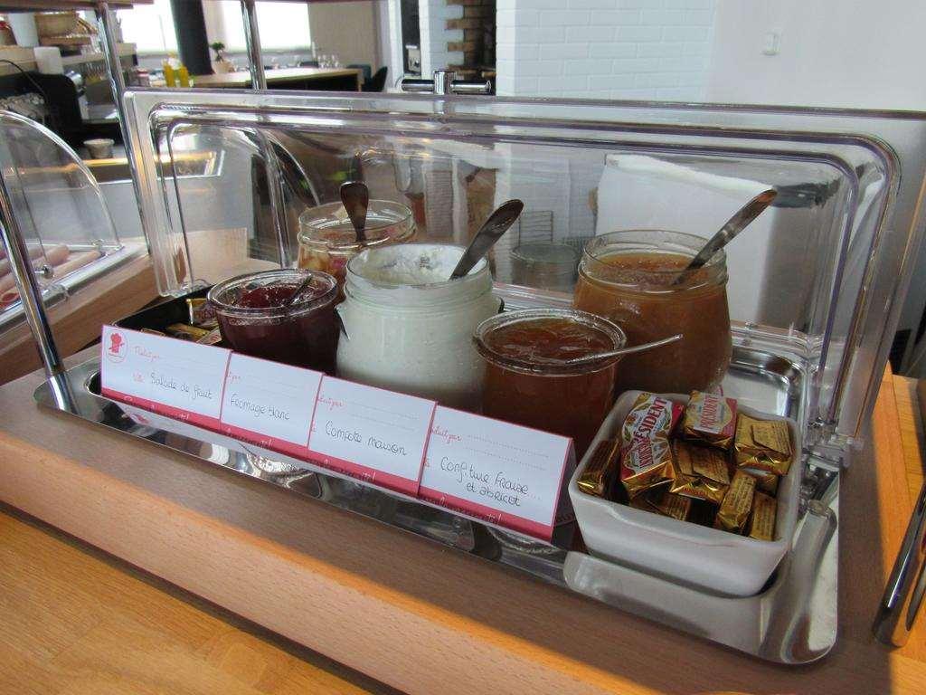 Brit Hotel Au Pays De Vitre Étrelles 레스토랑 사진